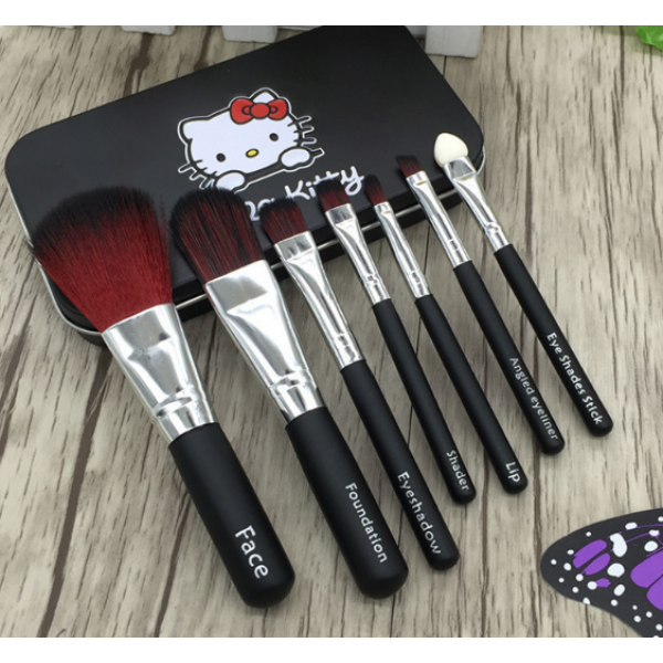 Яскравий набір пензлів для макіяжу Hello Kitty, 7 шт