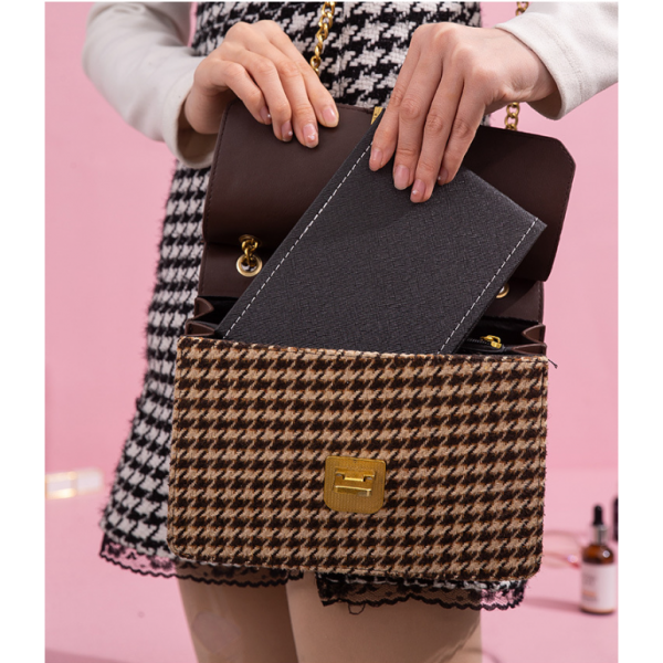 Дзеркало косметичне, складне, 3 кольори, 21х15 см