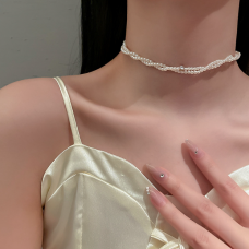 Чокер з перлами "Плетена змійка", з камінчиком