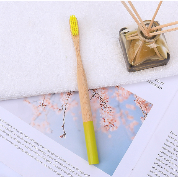 Зубна щітка з натурального бамбука, різні кольори, 1 шт
