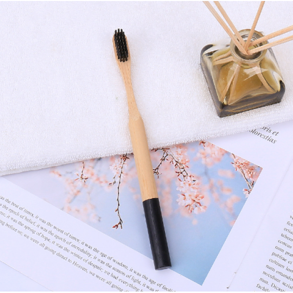 Зубна щітка з натурального бамбука, різні кольори, 1 шт