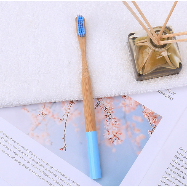 Зубна щітка з натурального бамбука, різні кольори, 1 шт