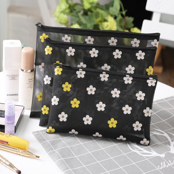 Косметичка сітчаста "Chamomile", різні розміри Косметичка сітчаста "Chamomile", різні розміри