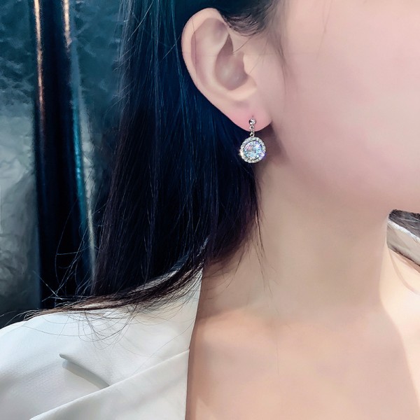 Серьги со стразами "Refined Luxury", разные виды