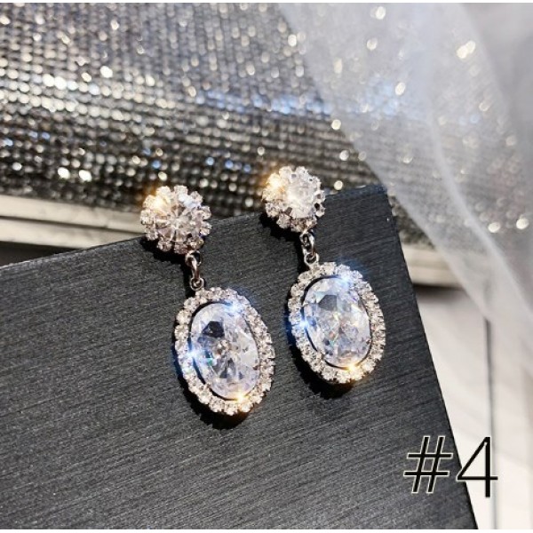 Серьги со стразами "Refined Luxury", разные виды