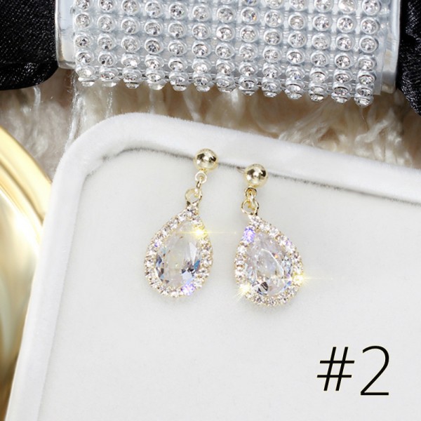 Серьги со стразами "Refined Luxury", разные виды