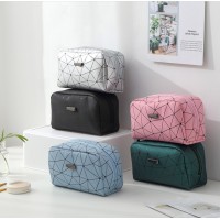 Косметичка "Beauty Lines", різні кольори