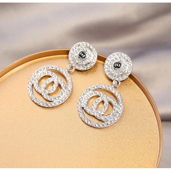 Сережки зі стразами "ChanelRings", 2 цвета Сережки зі стразами "ChanelRings", 2 цвета