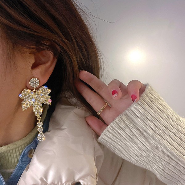 Сережки у формі кленового листа "Leaf Maple" зі стразами, золото