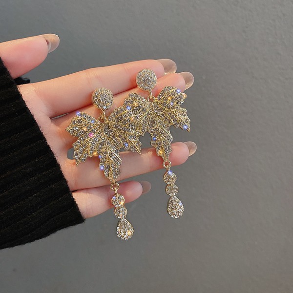 Сережки у формі кленового листа "Leaf Maple" зі стразами, золото