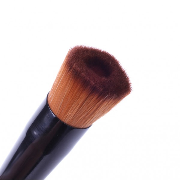 Кисть косметична для тональної основи з виїмкою, 1 шт