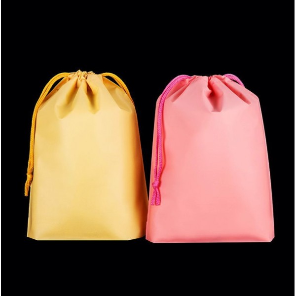 Пакет косметичний на зав'язках яскраво-рожевий, поліетиленовий матовий пакет для зберігання зі шнурком, 20х25 см, 1 шт.