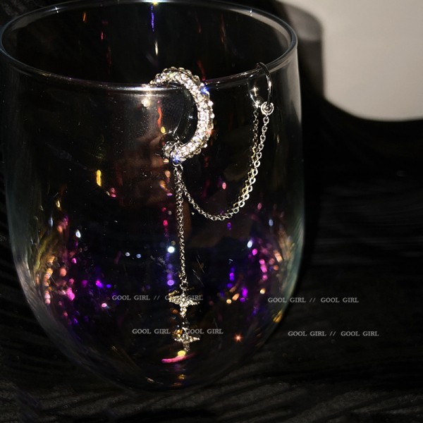 Сережка кафф зі стразами "Elegant Chrest" 1 шт