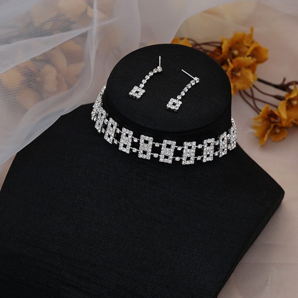 Набір: чокер зі стразами сережки "Stylish Eights", срібло