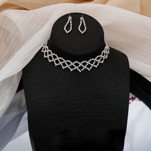 Набір: чокер зі стразами сережки "Stylish Spiral", срібло