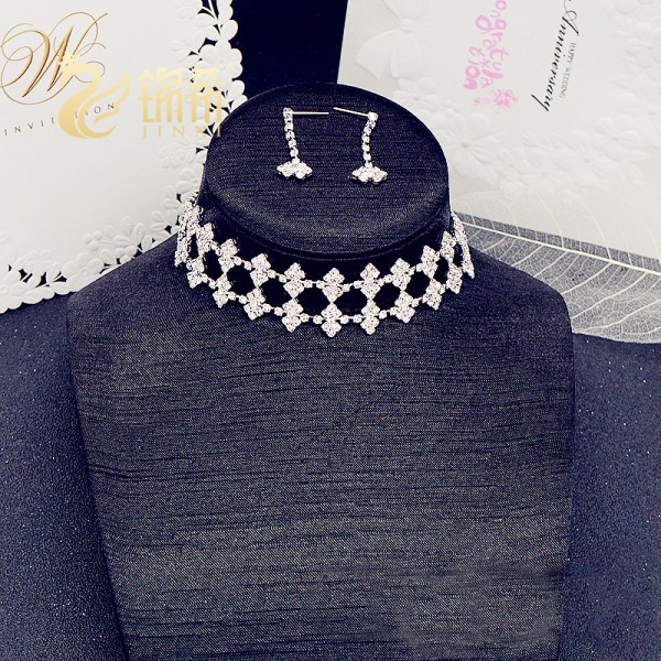 Набір: чокер зі стразами сережки "Stylish Figurine", срібло