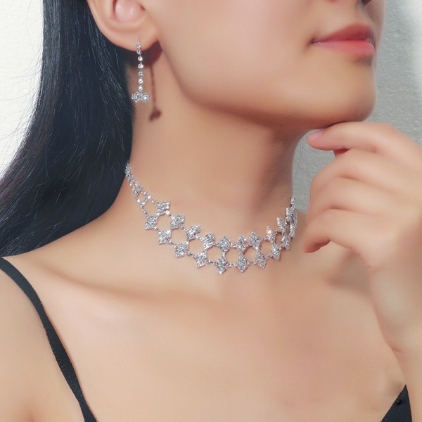 Набір: чокер зі стразами сережки "Stylish Figurine", срібло