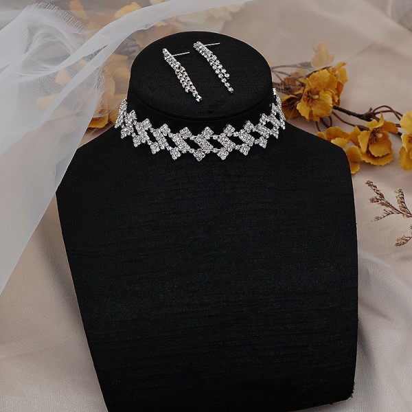 Набір: чокер зі стразами сережки "Stylish Waves", срібло