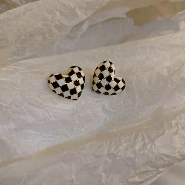 Сережки серця "Black/White Heart"