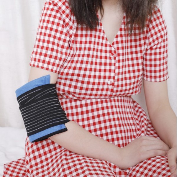 Компрес гелевий ColdHot холодний-гарячий з еластичним бинтом і зйомним вкладишем, 11х15 см Компрес гелевий ColdHot холодний-гарячий з еластичним бинтом і зйомним вкладишем, 11х15 см