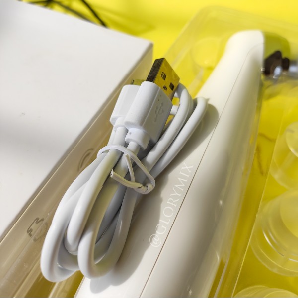 Вакуумний очищувач пор з функцією LED і омолодження шкіри