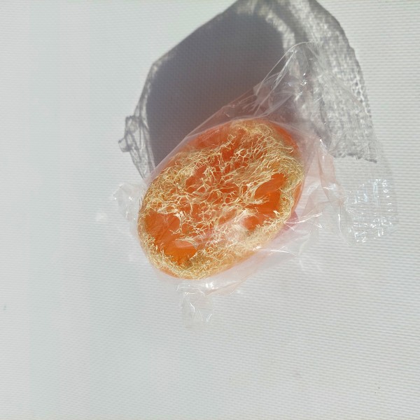 Масажне мило ручної роботи з люфою, антицелюлітне, з ароматом цитрусу