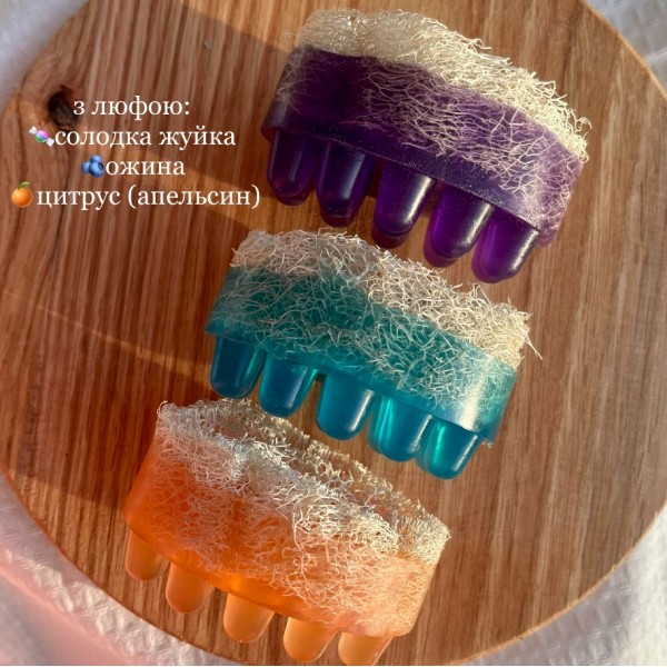 Масажне мило ручної роботи з люфою, антицелюлітне, з ароматом солодкої жуйки