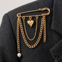 Брошка шпилька з ланцюжками і китицями "Heart and Lines", трендова прикраса на одяг, золото