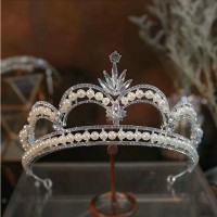 Корона на голову зі стразами та перлами "Crystal Crown", прикраса на голову з перлами, срібло