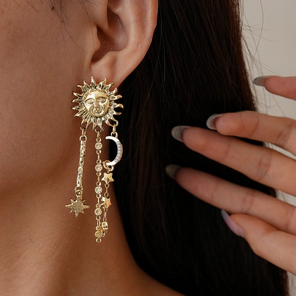 Сережки асиметричні зі стразами та перлами "Sun and Moon", золото
