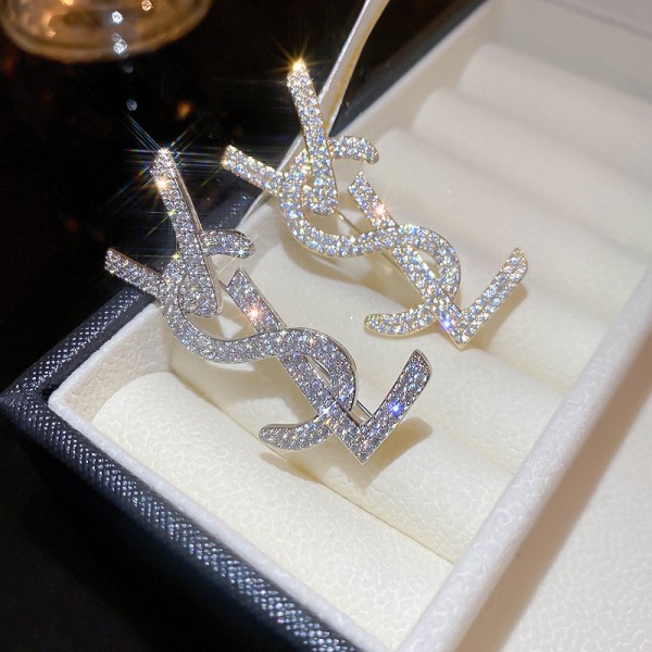 Брошка зі стразами у формі літер "Magic Letter", срібло