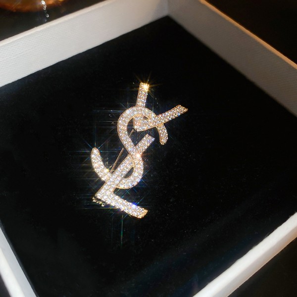 Брошка зі стразами у формі літер "Magic Letter", золото