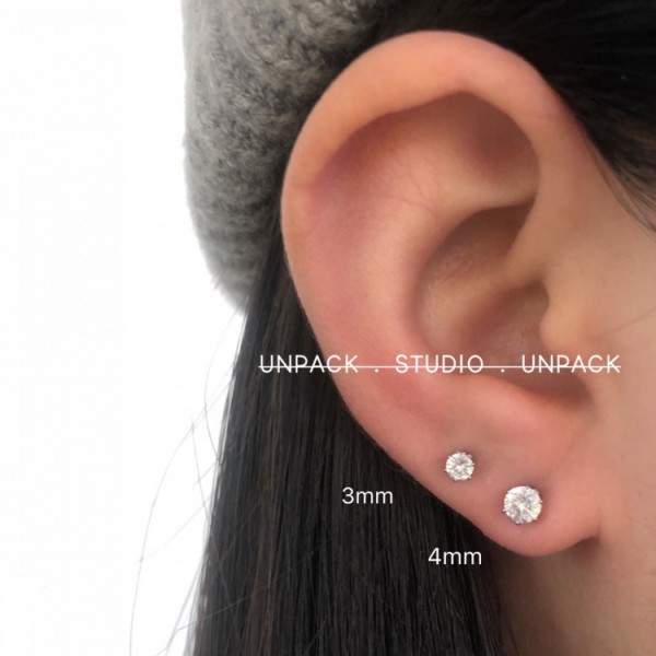 Сережки пусети "Fortitude", сережки гвоздики з камінчиком, колір срібло, 1 пара