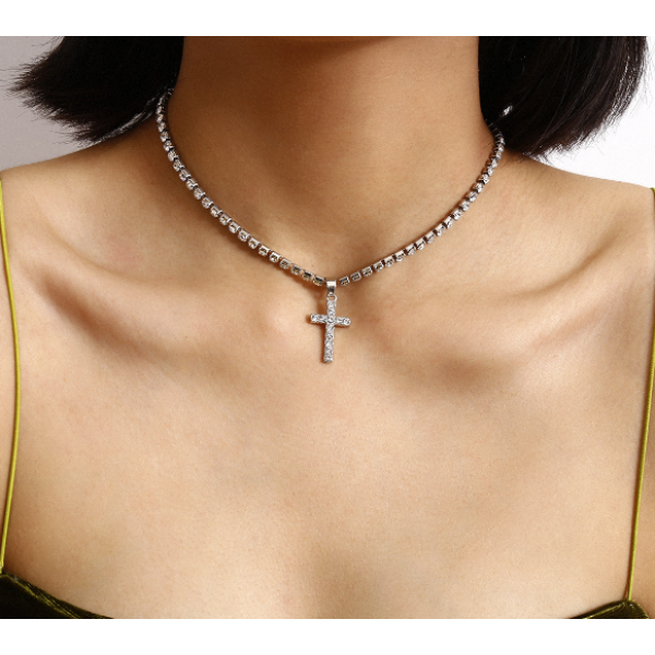 Цепочка со стразами и крестиком, серебро, 36 см Цепочка со стразами и крестиком, серебро, 36 см