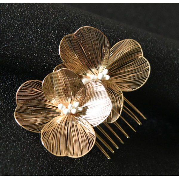 Шпилька для волосся у формі квітки, 2 кольори, 6х7 см