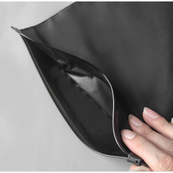 Пакет матовий із замком Zip-Lock 30х40 см (пакет для пакування), плотність 140 мкм, чорний, 1шт Пакет матовий із замком Zip-Lock 30х40 см (пакет для пакування), плотність 140 мкм, чорний, 1шт