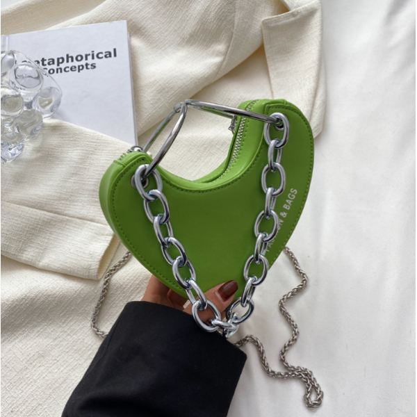 Сумка у формі серця із застібкою змійкою, різні кольори, 17х14х5 см Сумка у формі серця із застібкою змійкою, різні кольори, 17х14х5 см