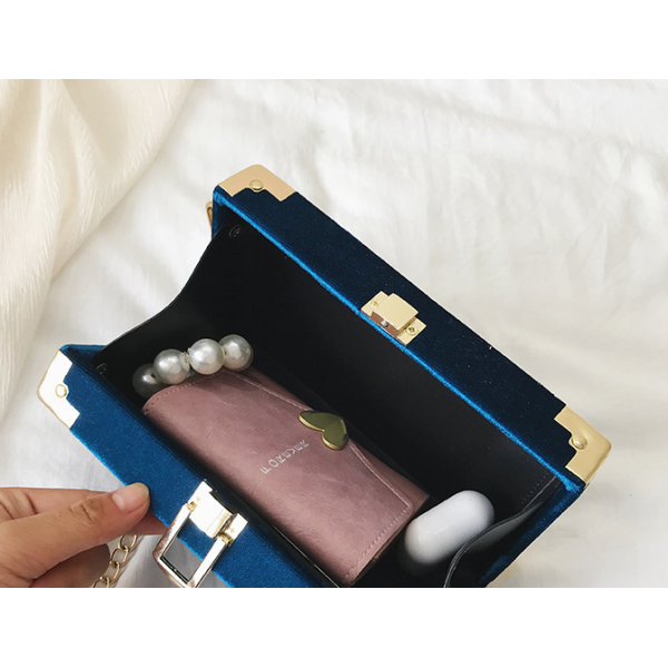 Сумка клатч, жіноча оксамитова, з принтом "Сузір'я", чорна, 19х12х5 см